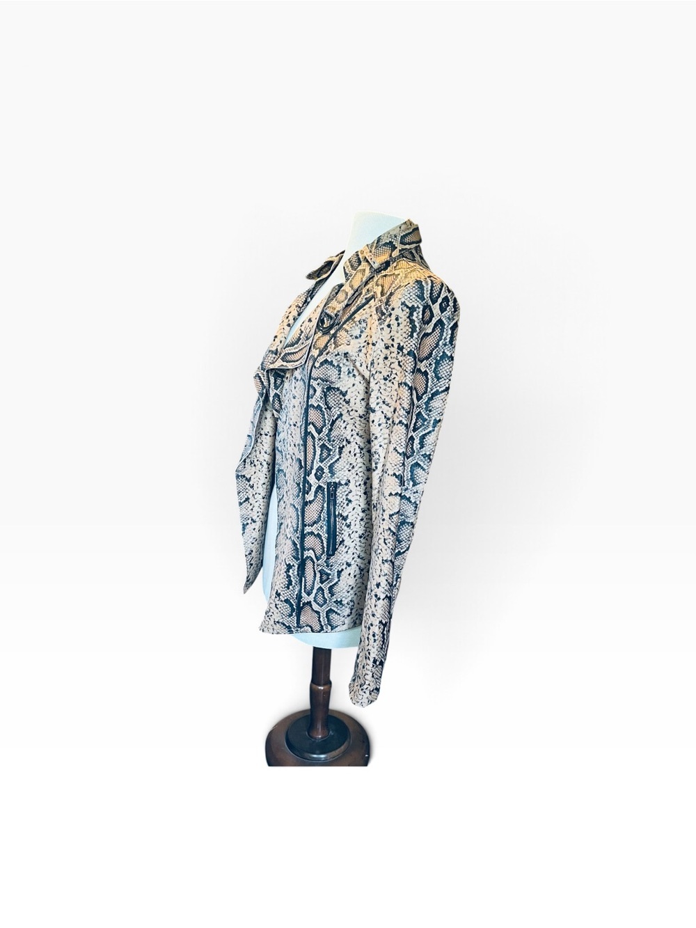 VENUS Beige and Black Snake Print Open-Front Blazer - Picture 6 of 9